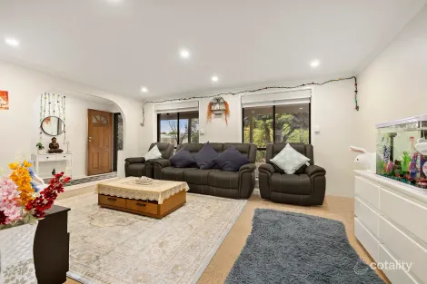 Property photo of 1 Fernie Place Monash ACT 2904