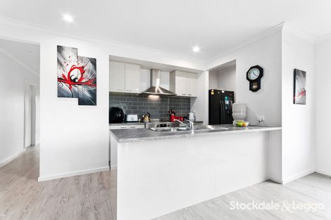 Property photo of 2 McIntyre Court Churchill VIC 3842