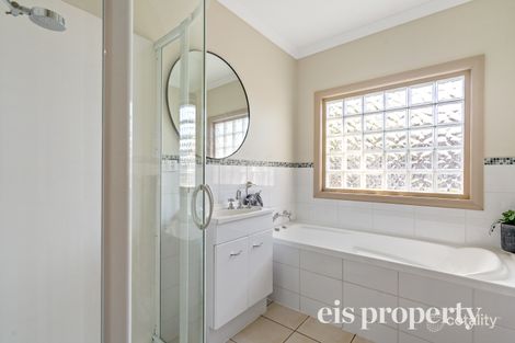 Property photo of 58 Karoola Road Lindisfarne TAS 7015