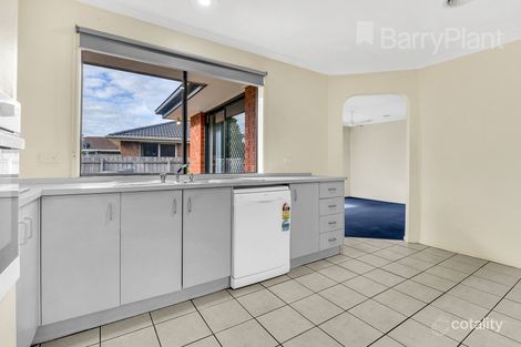Property photo of 82 Banbury Crescent Craigieburn VIC 3064