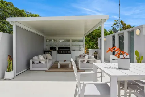 Property photo of 3/8 Leo Crescent Alexandra Headland QLD 4572