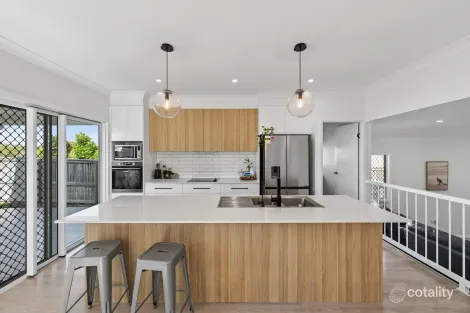 Property photo of 6 Dune Parade Bushland Beach QLD 4818