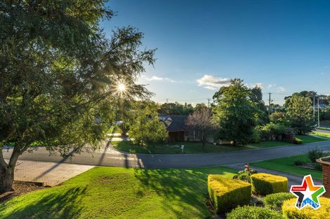 Property photo of 2 The Briars Mooroolbark VIC 3138