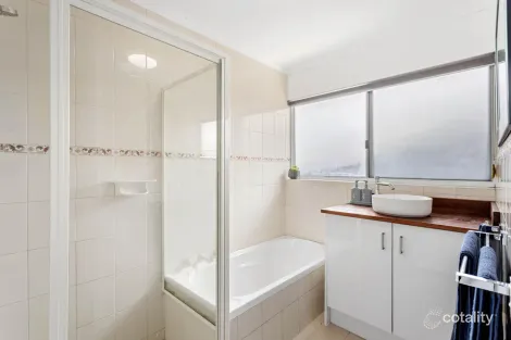 Property photo of 33 McKenzie Crescent Gulfview Heights SA 5096