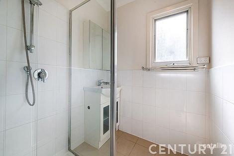 Property photo of 1 Kanooka Grove Doveton VIC 3177