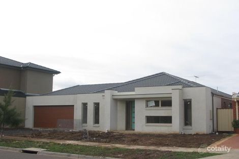 10 Pinewood Cres, Cairnlea, VIC 3023