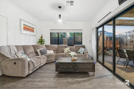 Property photo of 41 Penner Crescent Para Hills SA 5096