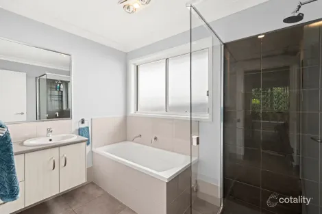 Property photo of 9 Diva Lane Glenvale QLD 4350