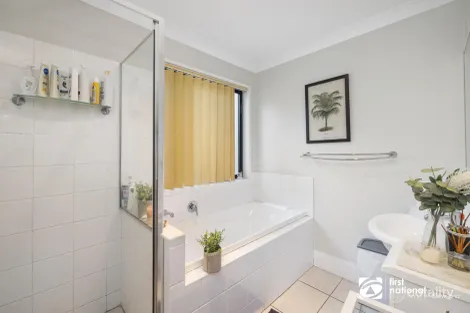 Property photo of 3 Serene Place Birkdale QLD 4159