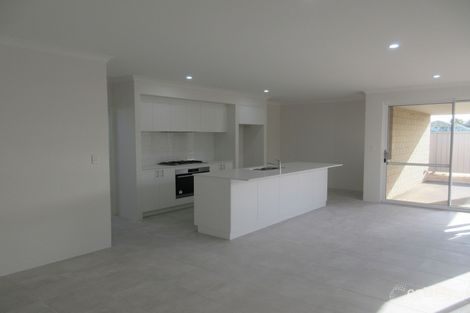 Property photo of 33 Pavilion Crescent Geographe WA 6280