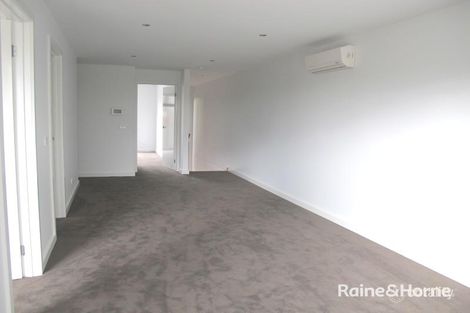 Property photo of 7/5-6 Chelsworth Place Caroline Springs VIC 3023