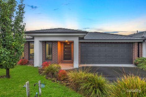 3 Lyndys Lane, Cranbourne North, VIC 3977
