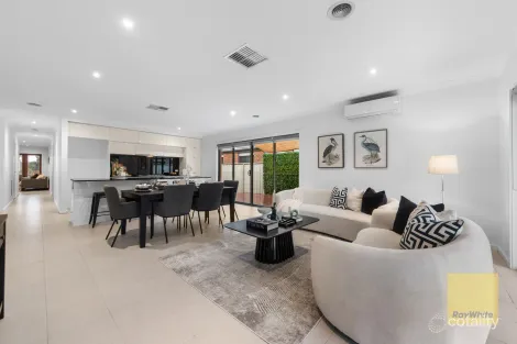 Property photo of 16 Locksley Drive Truganina VIC 3029