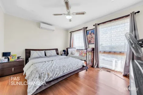 Property photo of 33 Justin Circuit Hampton Park VIC 3976