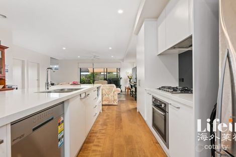 Property photo of 17 Grasslands Loop Keysborough VIC 3173