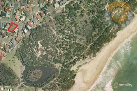 32 Oceanside Dr, Caves Beach, NSW 2281