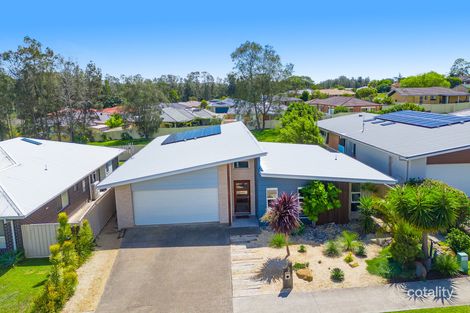 9 Kara Cl, Lake Cathie, NSW 2445
