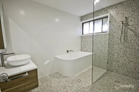 Property photo of 1 Altissimo Close Varsity Lakes QLD 4227
