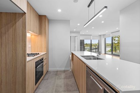 204/76 Lakeside Pde, Jordan Springs, NSW 2747