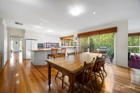 Property photo of 10 Mercy Court Narre Warren South VIC 3805