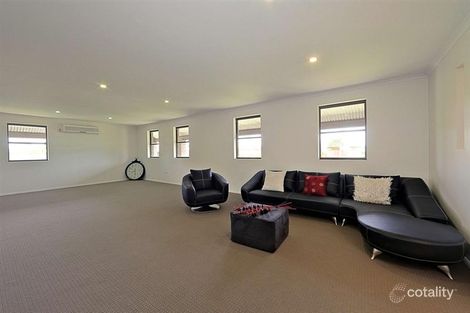 Property photo of 19 Bryde Place Thabeban QLD 4670