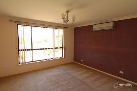 Property photo of 25 Quinlan Run Orange NSW 2800