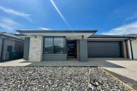 Property photo of 10 Natura Avenue Werribee VIC 3030