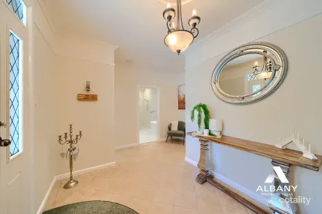 24 Parmelia Way, Mckail, WA 6330