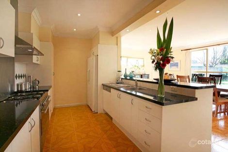 Property photo of 27 Hampshire Road Forest Hill VIC 3131