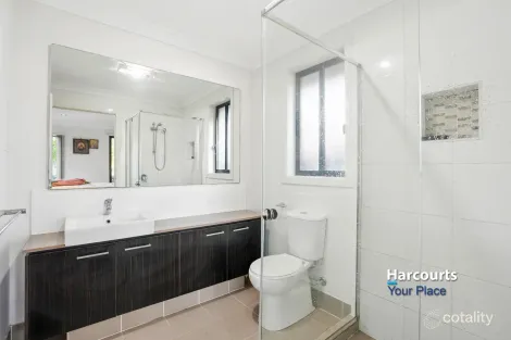Property photo of 48 Finsbury Circuit Ropes Crossing NSW 2760