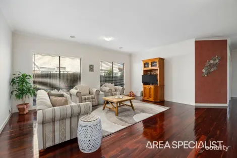 Property photo of 28 Sundew Crescent Pakenham VIC 3810