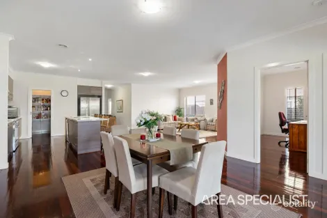 Property photo of 28 Sundew Crescent Pakenham VIC 3810