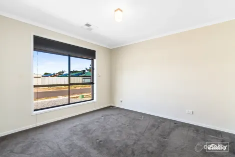 Property photo of 1 Dawn Street Whyalla Stuart SA 5608