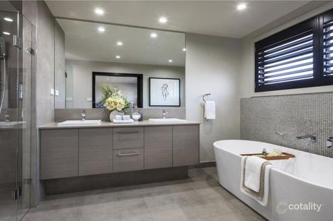 Property photo of 3 Windjammer Crescent Shell Cove NSW 2529