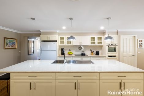 8 Ironbark Cl, Kelso, NSW 2795