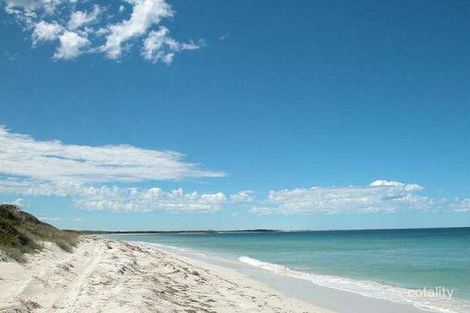 8 Crusoe Cres, Jurien Bay, WA 6516