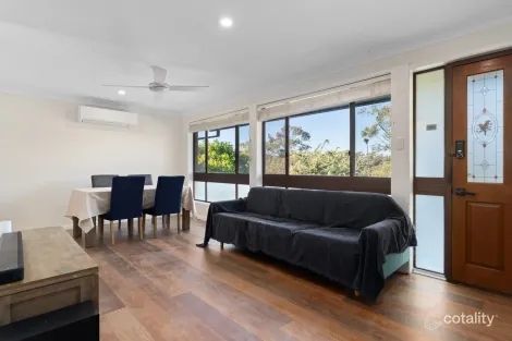 Property photo of 73 Urana Road Yarrawarrah NSW 2233