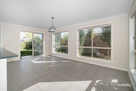 Property photo of 2/3 Ilvia Way Sebastopol VIC 3356