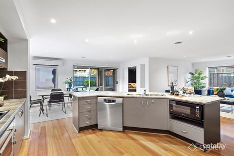 Property photo of 3 Cascade Place Keysborough VIC 3173