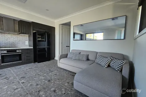 14 Guardsman Gr, Lochinvar, NSW 2321