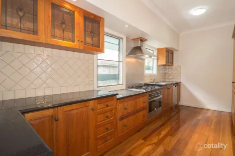 15 Pelham St, Coorparoo, QLD 4151