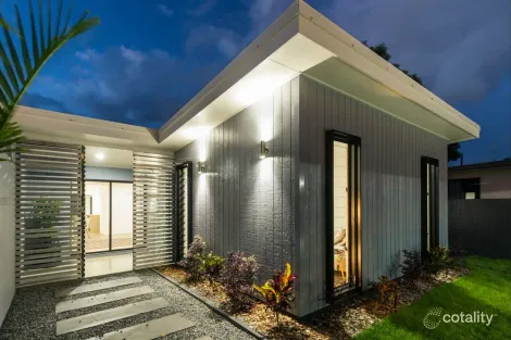 76a Cochrane St, Mooroobool, QLD 4870