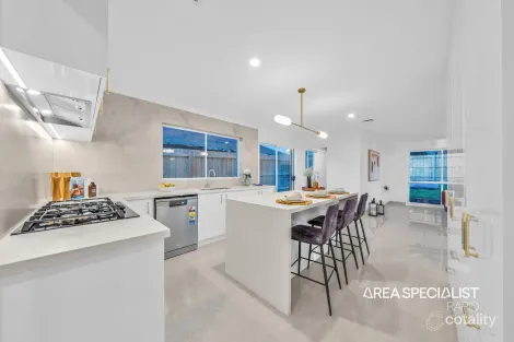 Property photo of 28 Springfield Drive Narre Warren VIC 3805