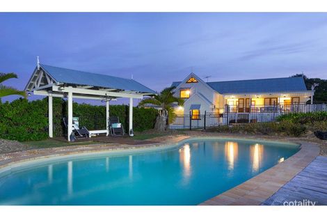 Property photo of 14 River Oaks Drive Eatons Hill QLD 4037