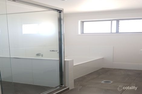 2/13 Groeschel Ct, Goodna, QLD 4300