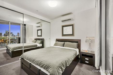 Property photo of 1803/231-245 Harbour Esplanade Docklands VIC 3008