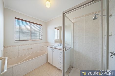 Property photo of 4 Minak Close Narre Warren South VIC 3805