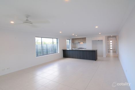Property photo of 90 Chambers Ridge Boulevard Park Ridge QLD 4125