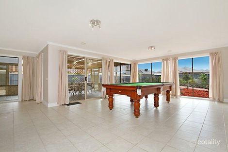 Property photo of 8 The Skyline Sunbury VIC 3429