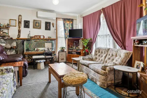Property photo of 10 Churchill Square Colac VIC 3250